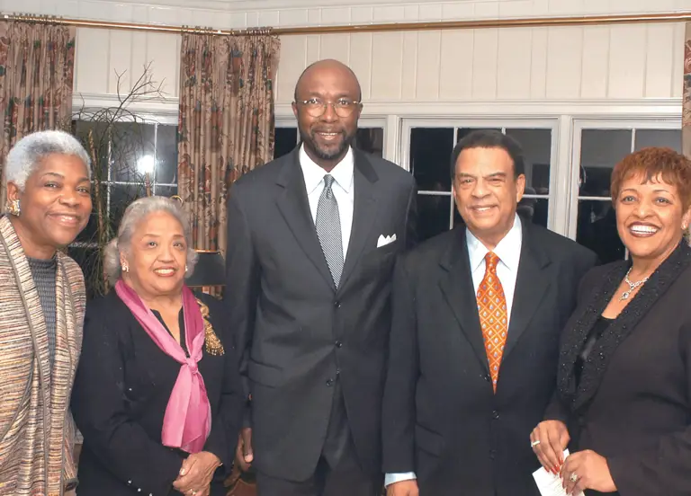 Jones, Elaine, Tenth Anniversary, November 2003 - 8 of 13 preview